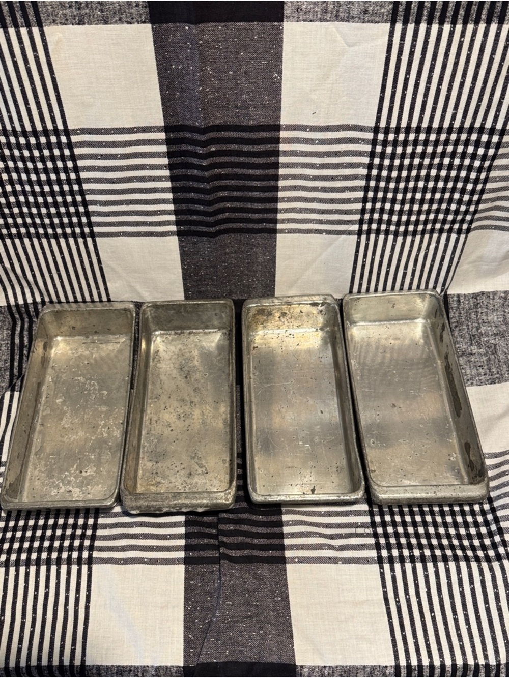 Set of 4 Vintage Rectangular Metal Loaf Pans - Silver Tone